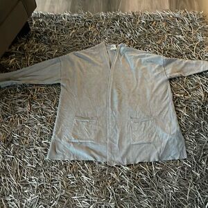 3X Terra sky, gray sweater